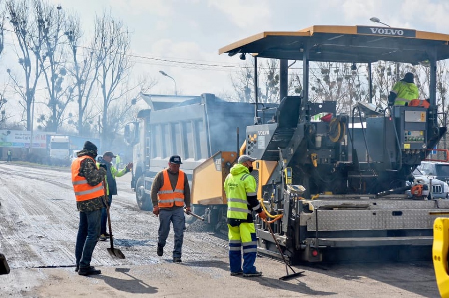 У Рівному ремонтують перехрестя вулиць Дубенська-Макарова
