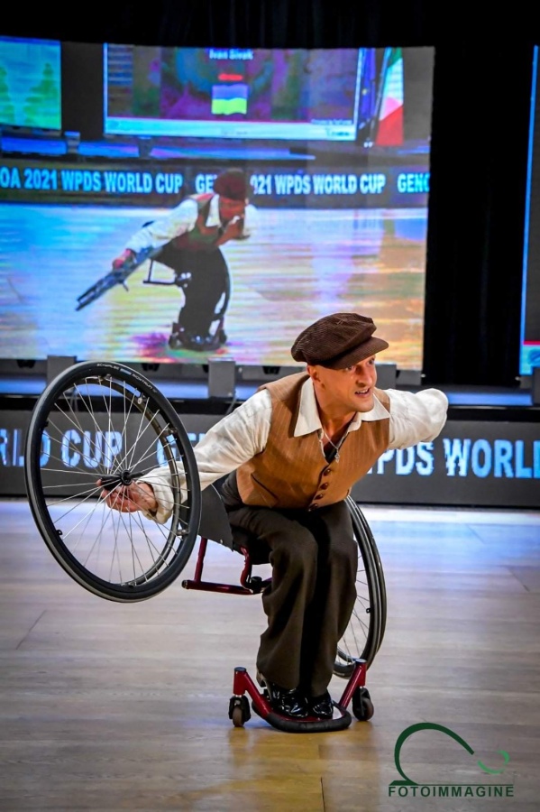 Рівненський танцівник на візках здобув три золоті нагороди Кубку світу