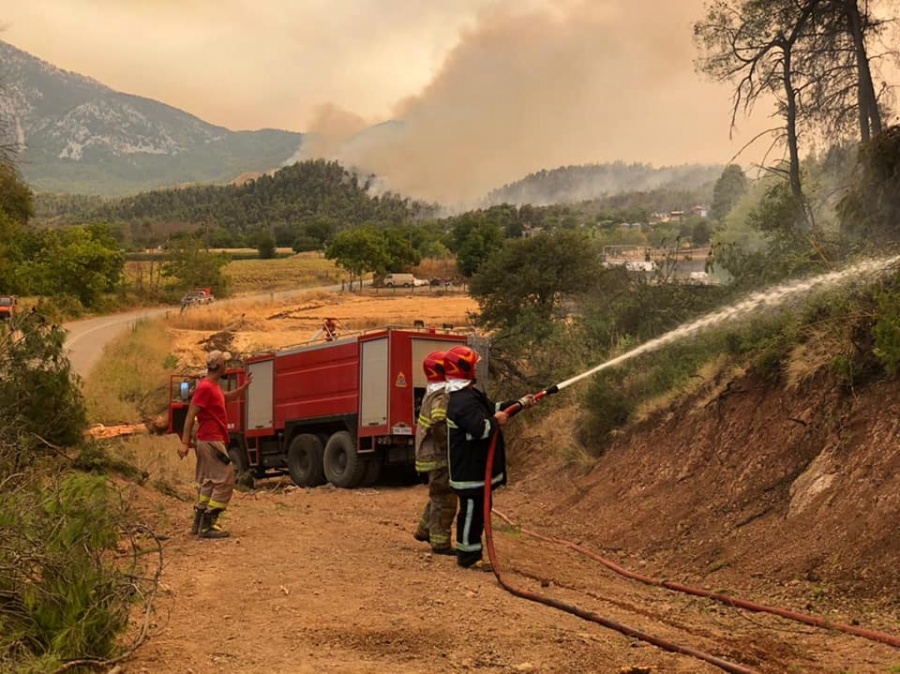 Рівненські рятувальники надають допомогу у гасінні пожеж в Греції