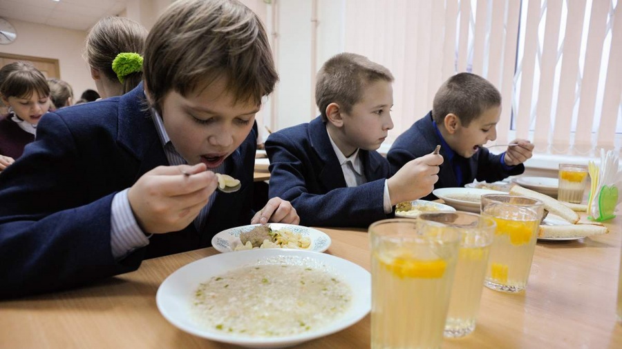 На Рівненщині учням-пільговикам не забезпечили повноцінного харчування