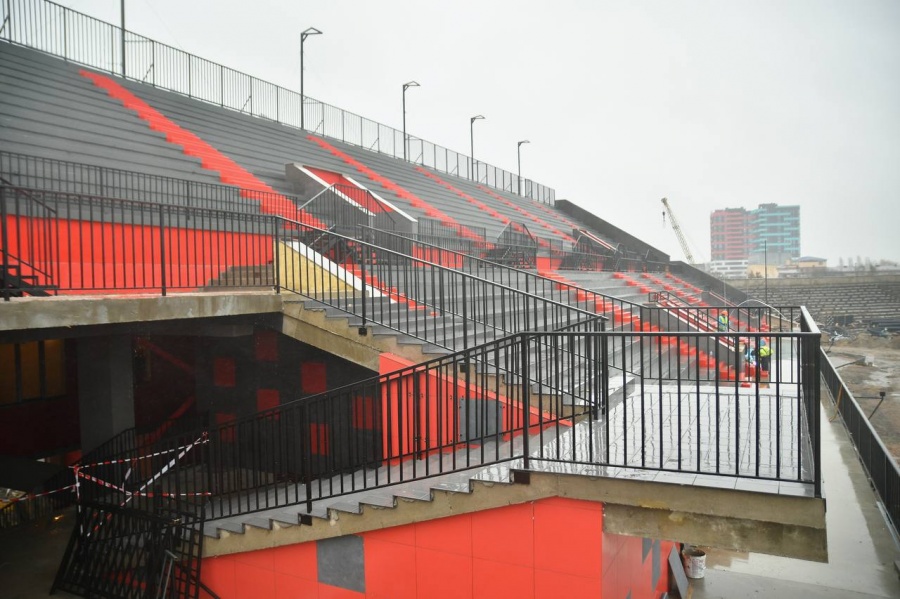 Рівненський стадіон будують в кольорах футбольного клубу «Верес» (+ВІДЕО)