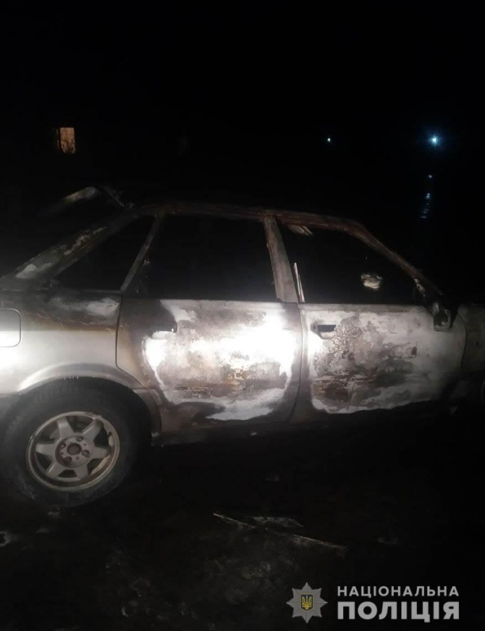 Внаслідок підпалу двох авто у Рівненському районі розпочато досудове розслідування