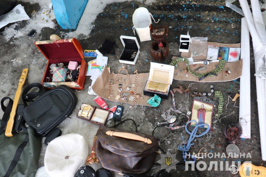 У Рівненському районі поліцейські оперативно затримали «квартирників» із Одещини