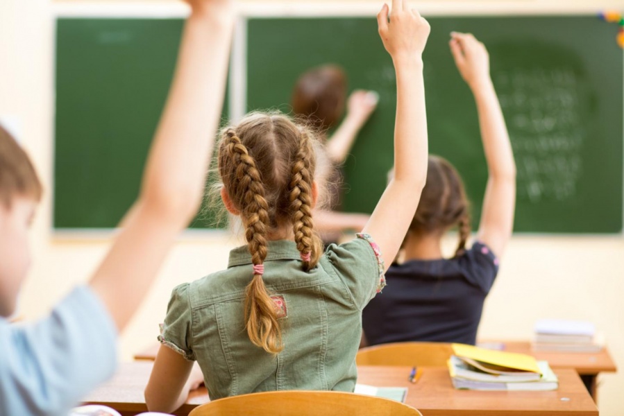 Майже 90% шкіл Рівненщини розпочнуть навчання очно або у змішаному форматі