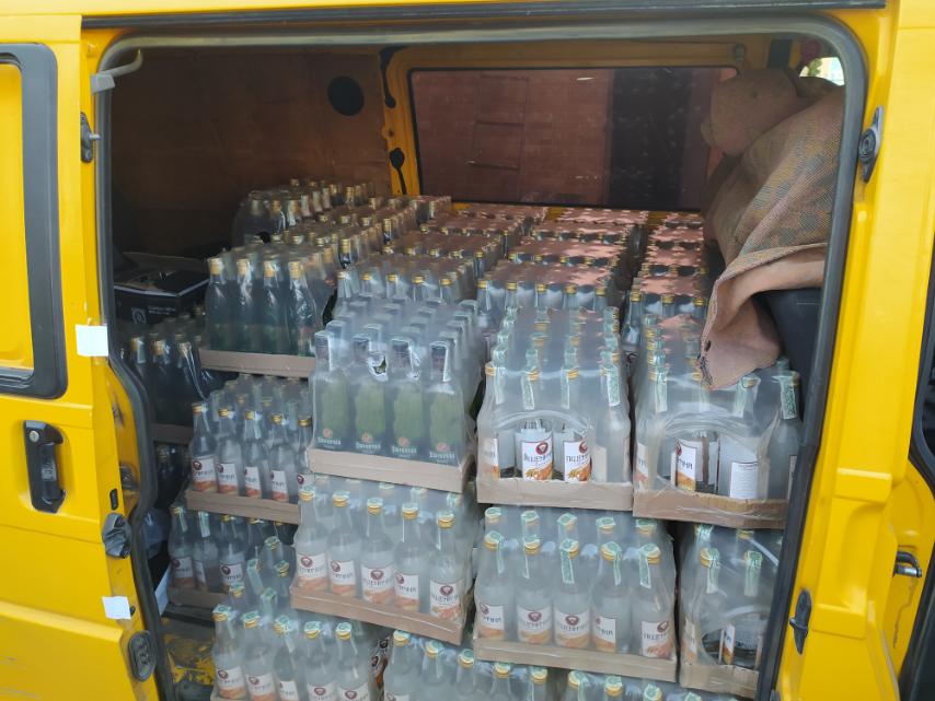 Майже 2 тисячі незаконних пляшок алкоголю вилучено на Рівненщині