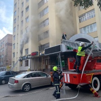 У Рівному сталася пожежа в багатоквартирному будинку