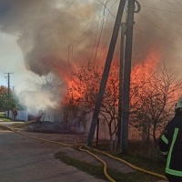 12 вогнеборців гасили пожежу на Сарненщині