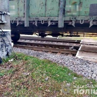 На Дубенщині під потягом загинула жінка — поліцейські перевіряють версію про самогубство