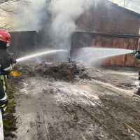 В Рівному пожежники гасили займання будівельного сміття