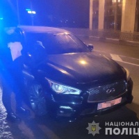 На Рівненщині з СТО викрали "Infiniti"