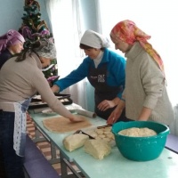 Новорічні страви для ЗСУ приготували мешканці Гощанської громади