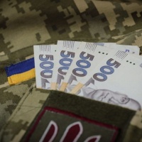 З 1 січня Герої України та кавалери орденів отримуватимуть щомісячні грошові виплати