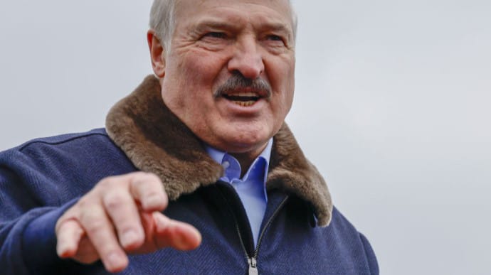 Лукашенко погрожує, що відправить білоруські війська на Донбас