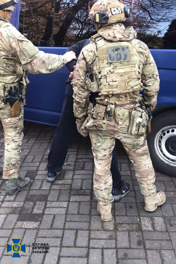 На Рівненщині СБУ затримала агента рф, який передав ворогу дані про військовослужбовців регіону