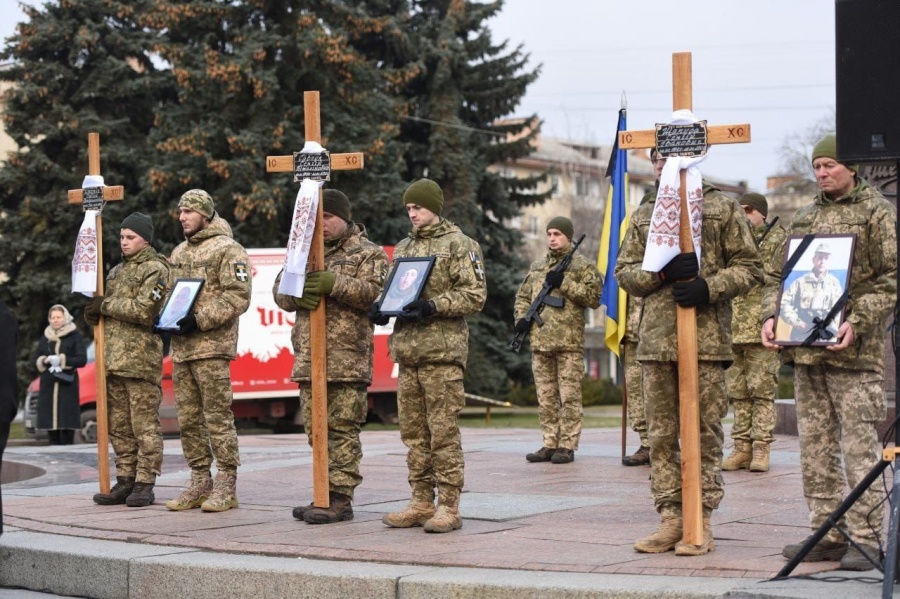 На Рівненщині в останню дорогу провели десятьох Героїв