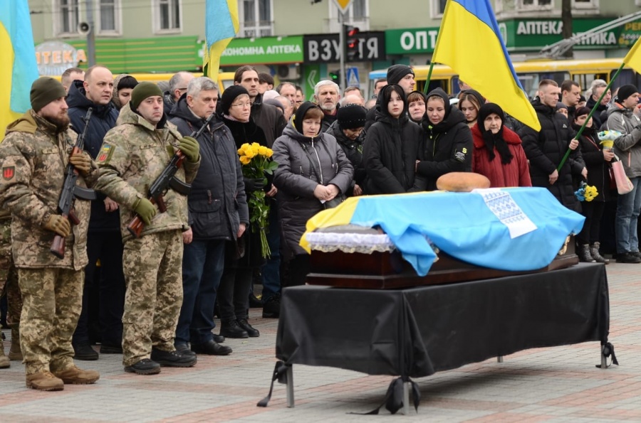 24 лютого у Рівному вшанували пам’ять Героїв, які віддали своє життя за волю та незалежність України