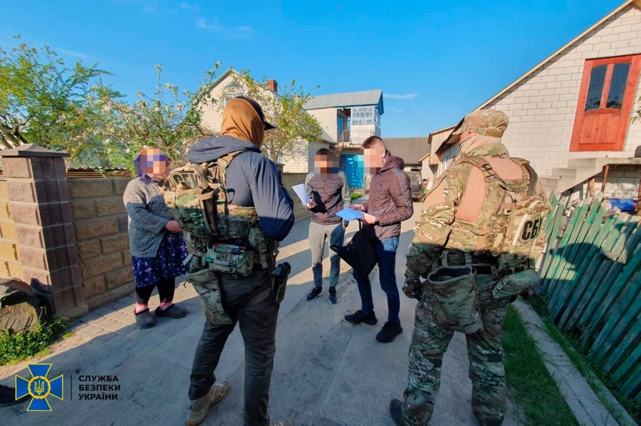 СБУ Рівненщини блокувала чергову схему виїзду військовозобов’язаних за кордон та затримала її організаторів