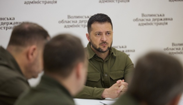 Зеленський у Луцьку провів нараду щодо ситуації на кордоні з Білоруссю