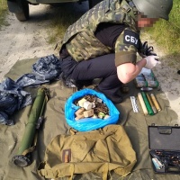 Гранати, вибухівку та іншу зброю знайдено у схованці поблизу Костополя