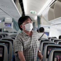 На борту літака лише в масці, інакше - висадка в найближчому аеропорту